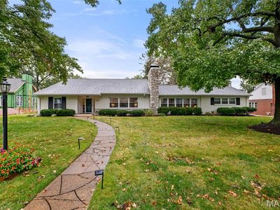 9015 Greenridge Dr, Saint Louis, MO, 63117