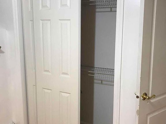 4th image of 442 Englewood Ave #2