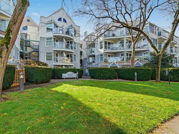 2020 W 8th Ave #314, Vancouver, BC V6J 1W5
