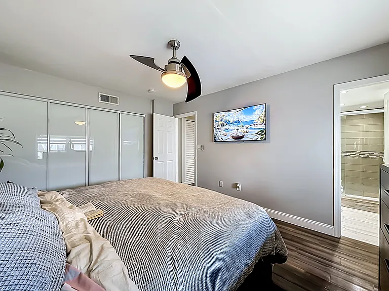 18296 Mediterranean Blvd #404 — Photo 22