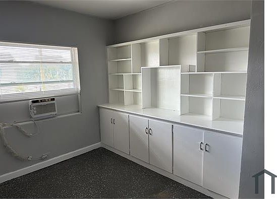 4th image of 1007 N Tamarind Ave #3