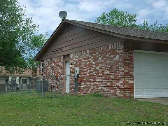 3rd image of 553 E 135th Pl