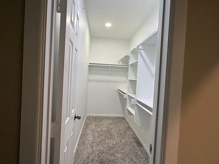 230 Heritage Ct — Photo 16