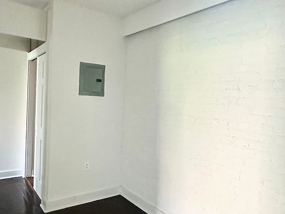 3rd image of 4966 Broadway APT 33