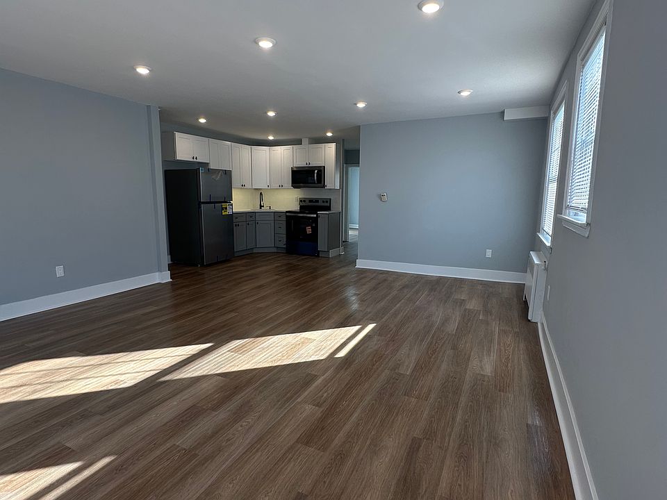 1st image of 1730 Bleigh Ave Floor 1