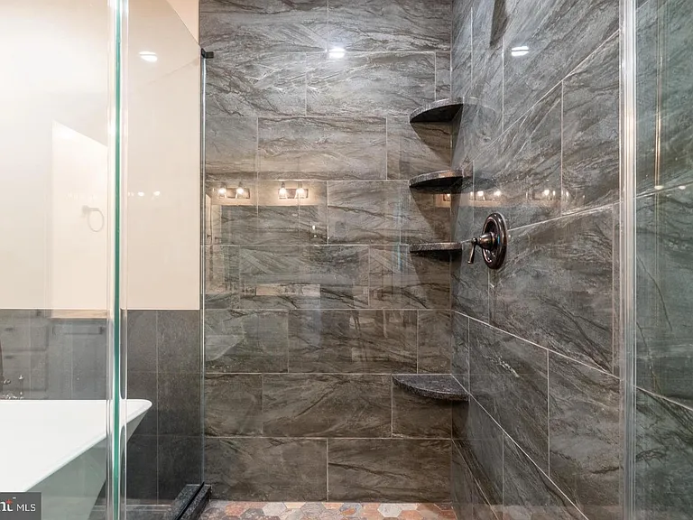 56 W Windrose Dr — Photo 74