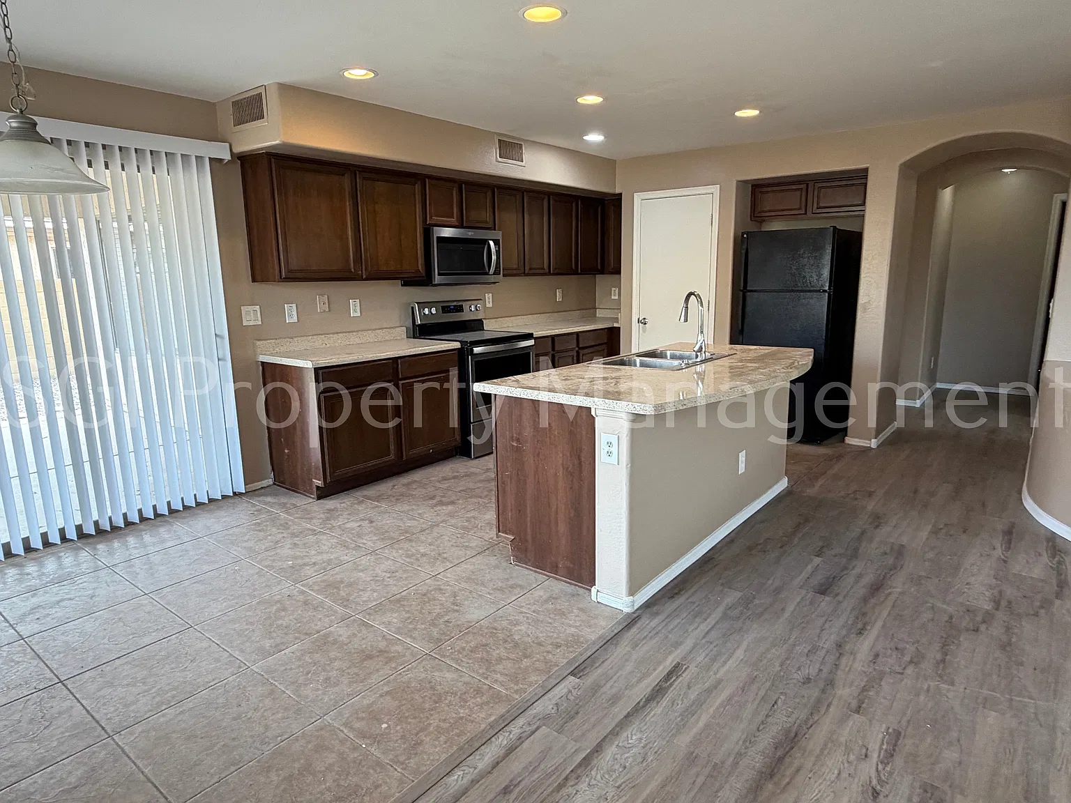 Beautiful Home Ready For Move In!! — Photo 3