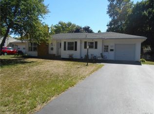 37 Cedargrove Dr, Rochester, NY 14617