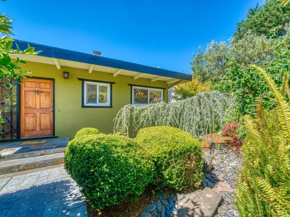 890 Kelmore St, Moss Beach, CA 94038