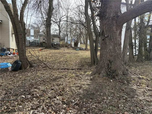 619 Oak St, Leavenworth, KS 66048