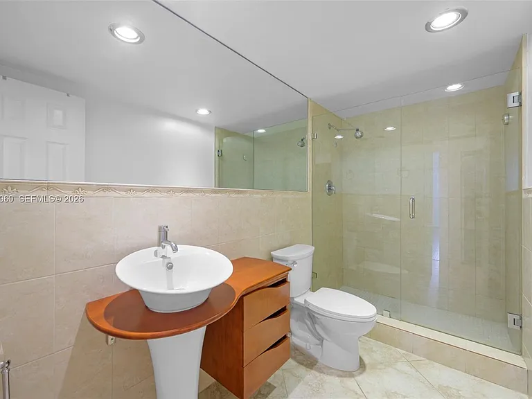 19380 Collins Ave #27 — Photo 14