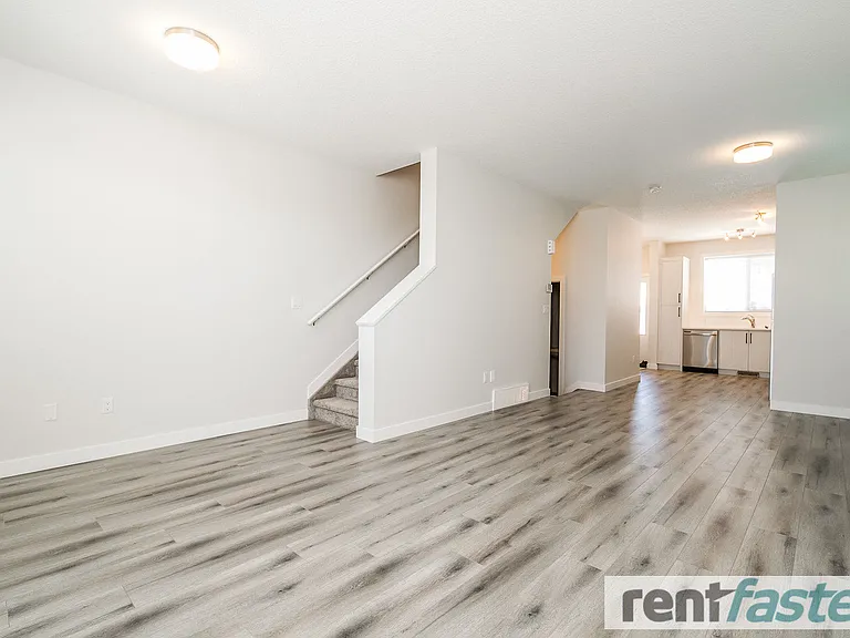 600 Bellerose Dr — Photo 44