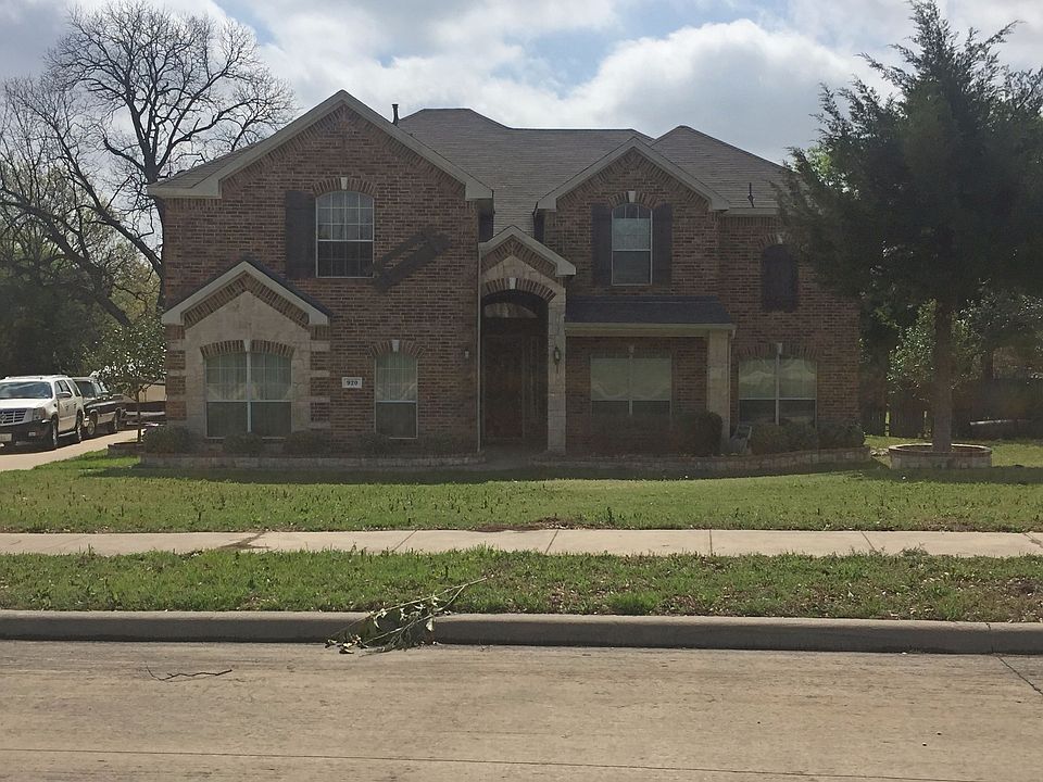 1st image of 920 Woodridge Dr