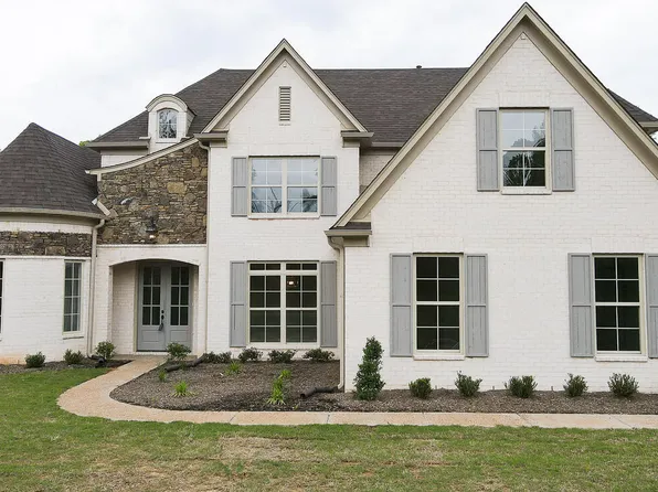 450 Poplar Ln, Holly Springs, MS 38635