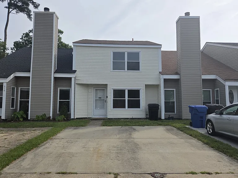 314 Falling Ln — Photo 1