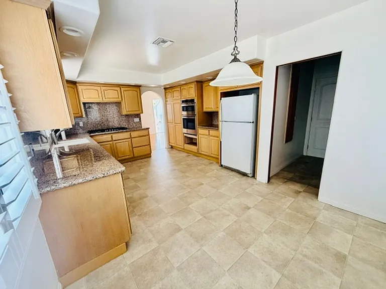 11126 Daines Dr — Photo 7