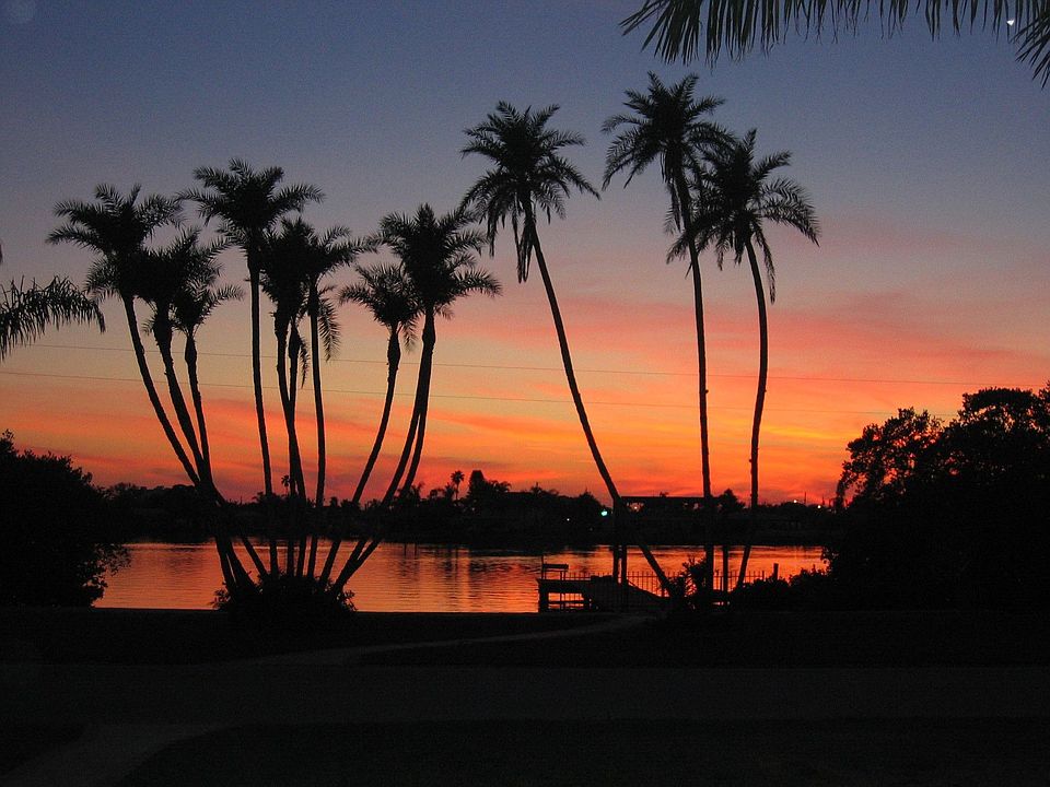 1st image of 408 Sunset Dr S