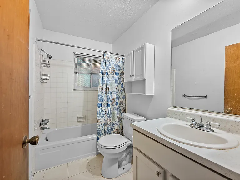 525 E Woodland St #1C — Photo 9