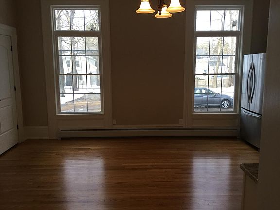 Large Eat-in Kitchen