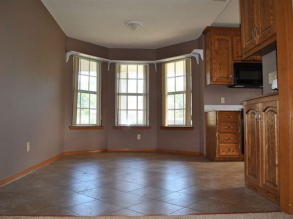 3rd image of 4421 Summerfield Ct