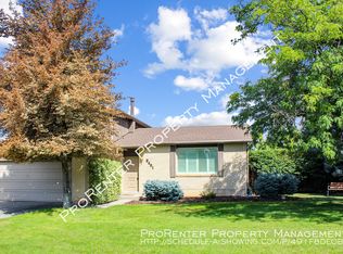 2461 E Fox Hunt Dr, Sandy, UT 84092