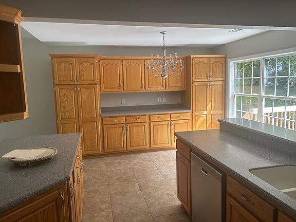 2nd image of 2009 Marran Dr