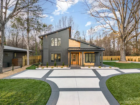 1369 Richland Dr, Charlotte, NC 28211