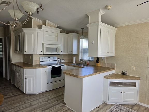 4th image of 3803 Prairie Dunes St #20