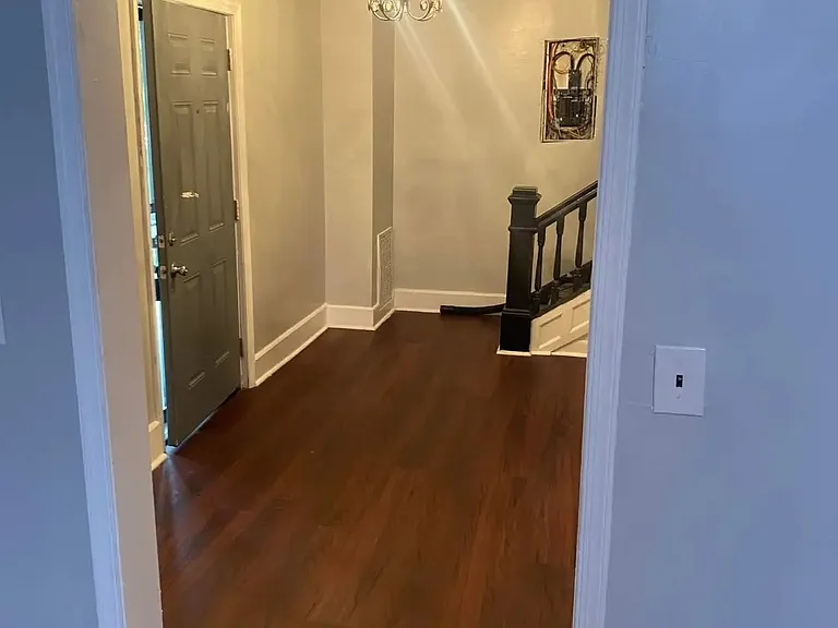 1110 Hampton Ave — Photo 8