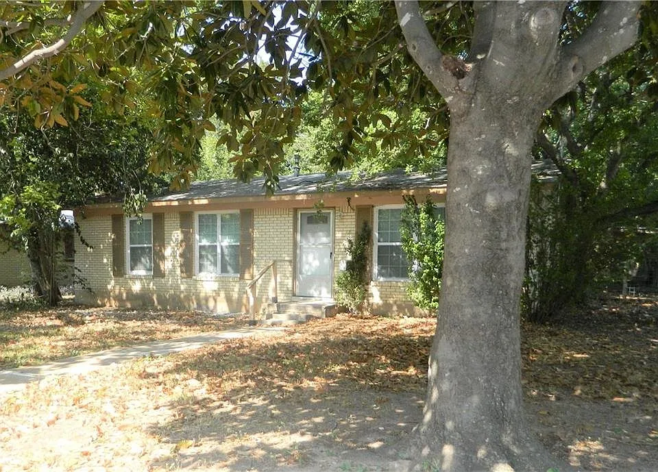 6512 Linda Ln