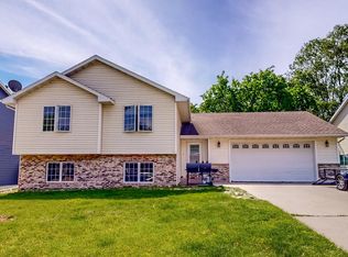 909 Chestnut St, Mantorville, MN 55955