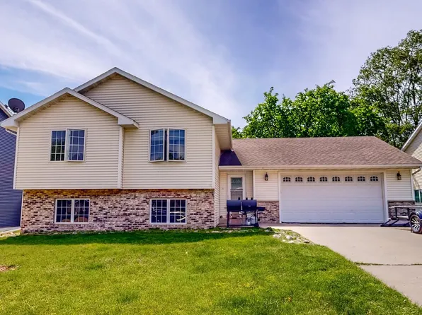 909 Chestnut St, Mantorville, MN 55955