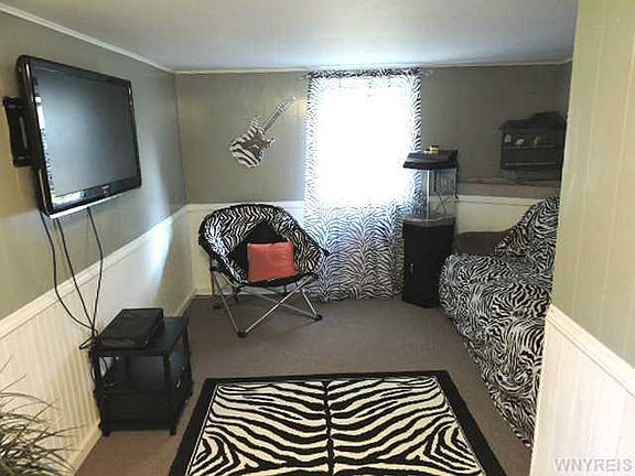 5th image of 111 Kelvin Dr
