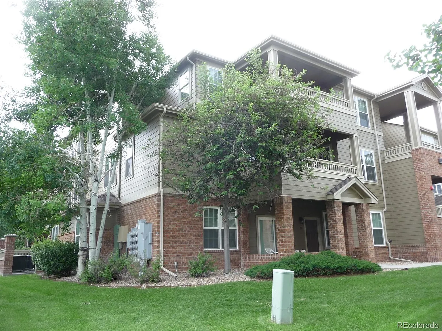 2 bed, 2.0 bath, 1038 sqft, $1,795 — Photo 1