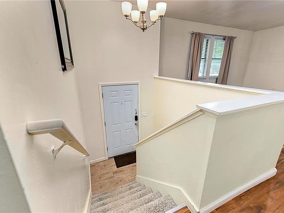 2nd image of 15810 Valentine Ave