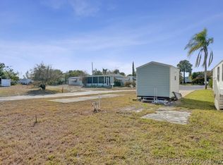 332 NE Tropicalia Ln, Jensen Beach, FL 34957