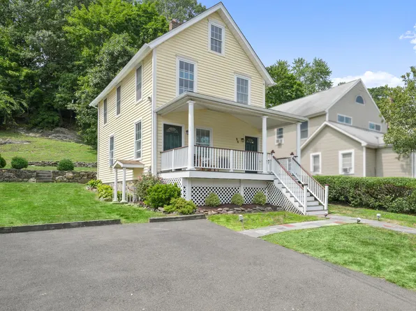 56 Oak Ridge St Unit 2, Greenwich, CT 06830