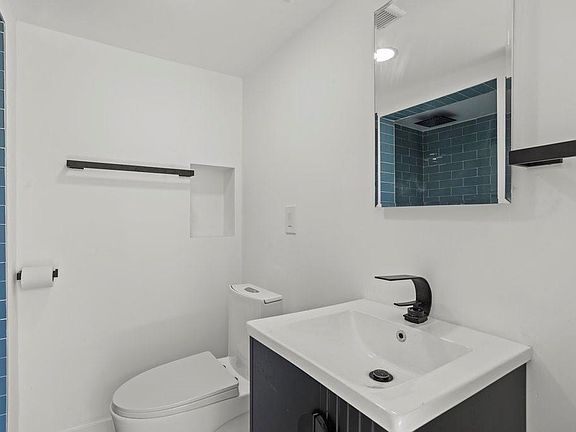 3rd image of 98 E Sierra Madre Blvd #1/2