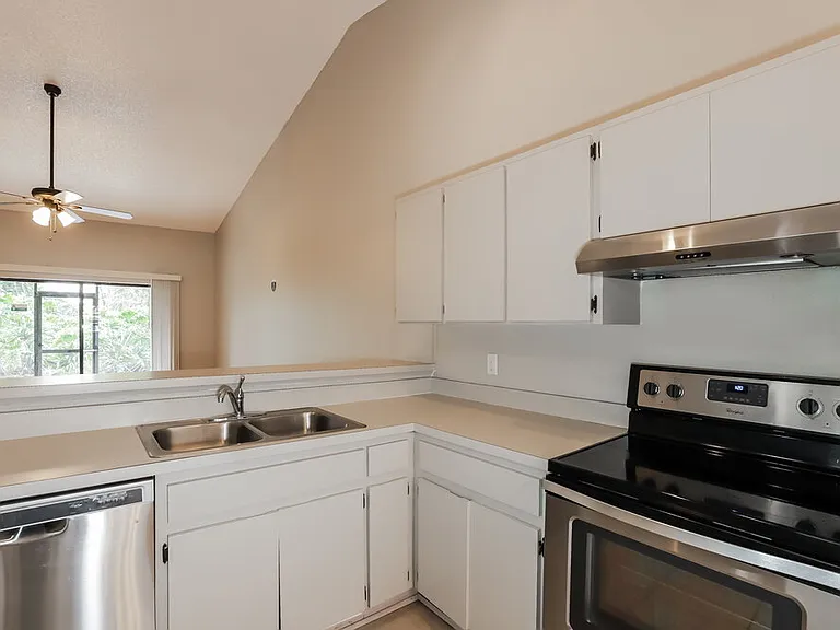 1604 Sanderling Ct — Photo 9