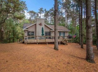 W5582 Springwater Dr, Wild Rose, WI 54984