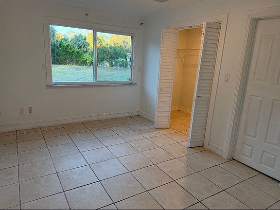 5th image of 250 10th St NE #1
