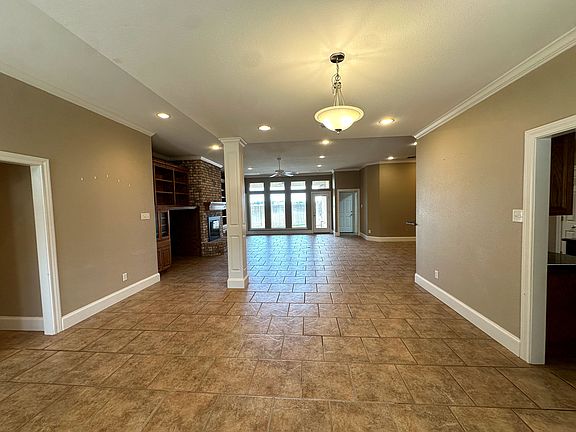 4th image of 401 Springwood Ct