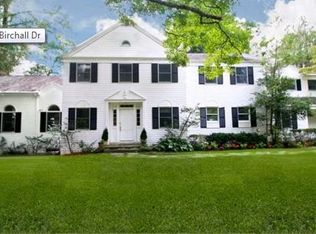 114 Birchall Dr #1, Scarsdale, NY 10583