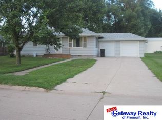 1131 N Chestnut St, North Bend, NE 68649