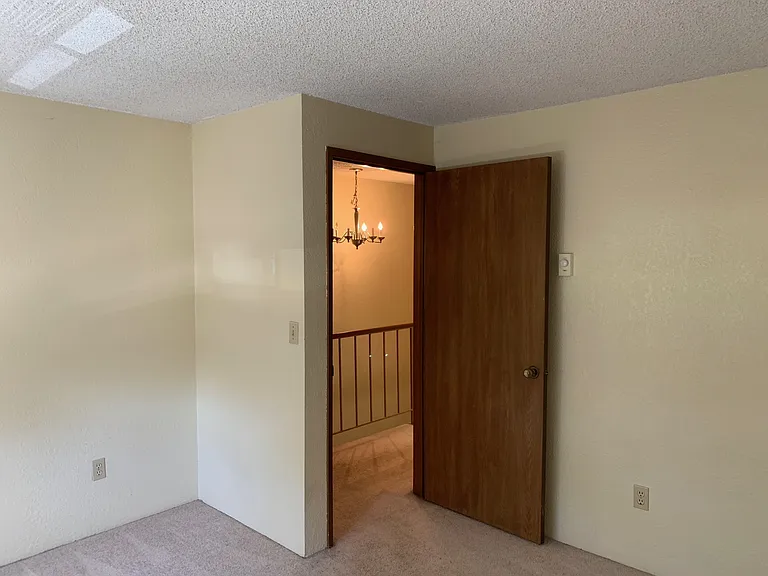 710B 10th St NE — Photo 9