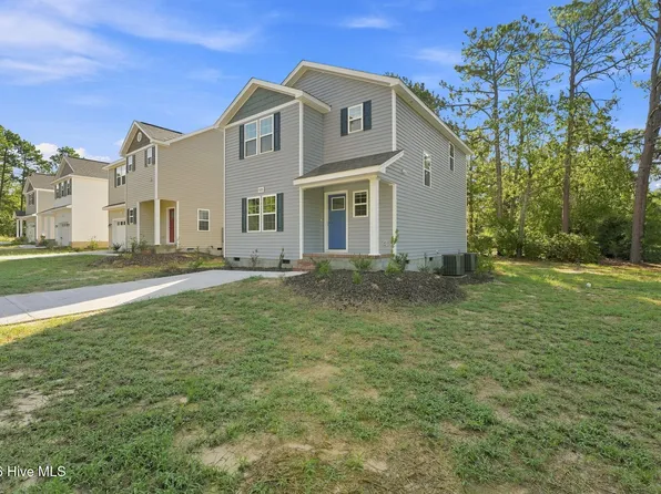 595 S Glover Street, Southern Pines, NC 28387