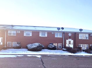 225 W High St #21W, Morris, IL 60450