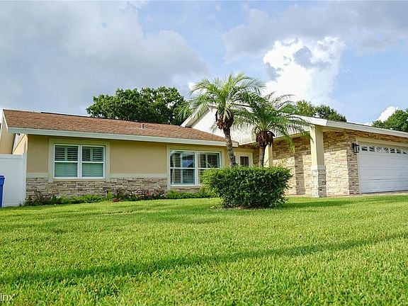 2nd image of 13720 Country Court Dr