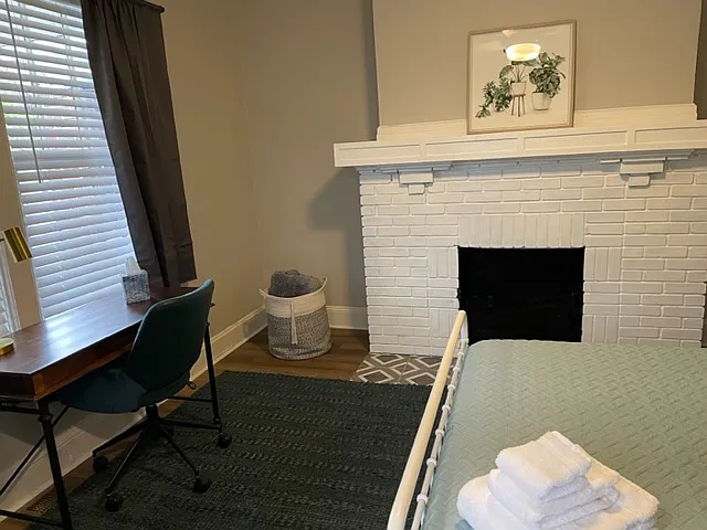 2 bed, 900 sqft, $2,300 — Photo 3