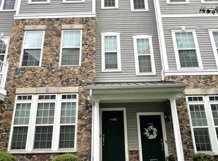 23 Dahlia Ln, Garfield, NJ 07026